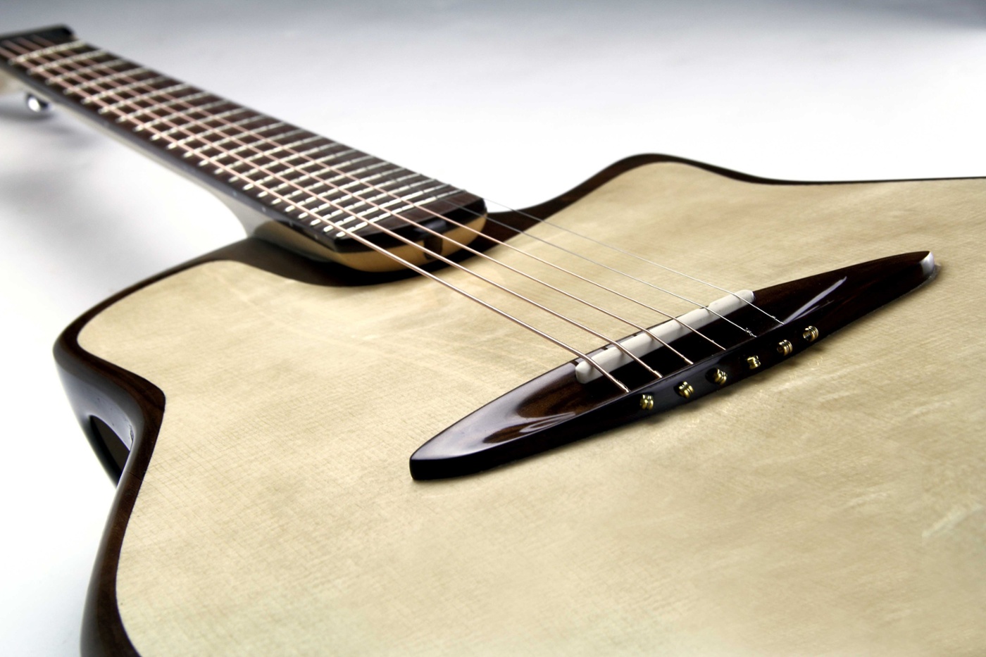 Nachhaltiges Holz für Gitarren - Guitars made of sustainable Wood - Swiss Wood Solutions-1